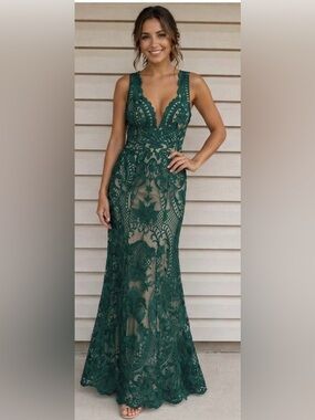 Luxxel Emerald Green Embroidered Lace Mermaid Maxi Dress Size Small